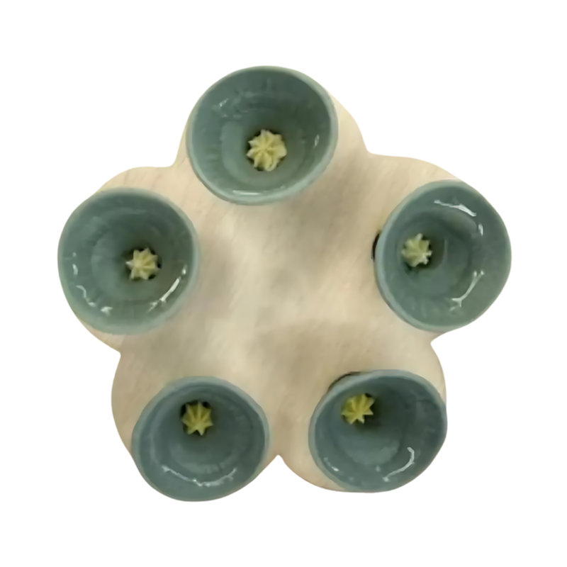 Discreet Attractive Color Bee Cup